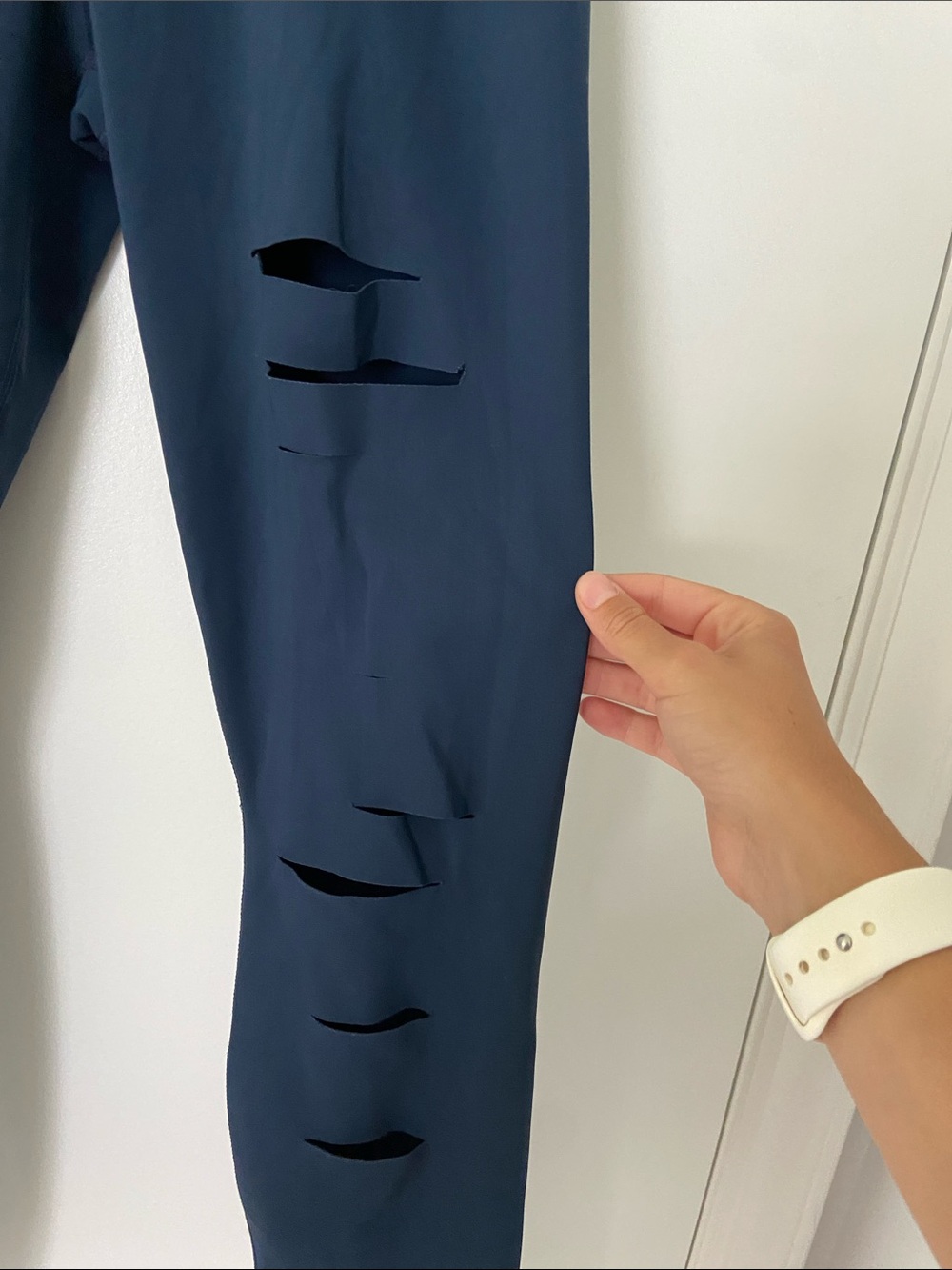 Alo Yoga Ripped Warrior Leggings Navy - Picture 5 of 13
